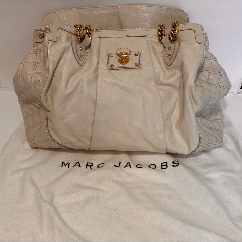 Beautiful quilted leather Marc Jacob’s bag Y2K 2005.